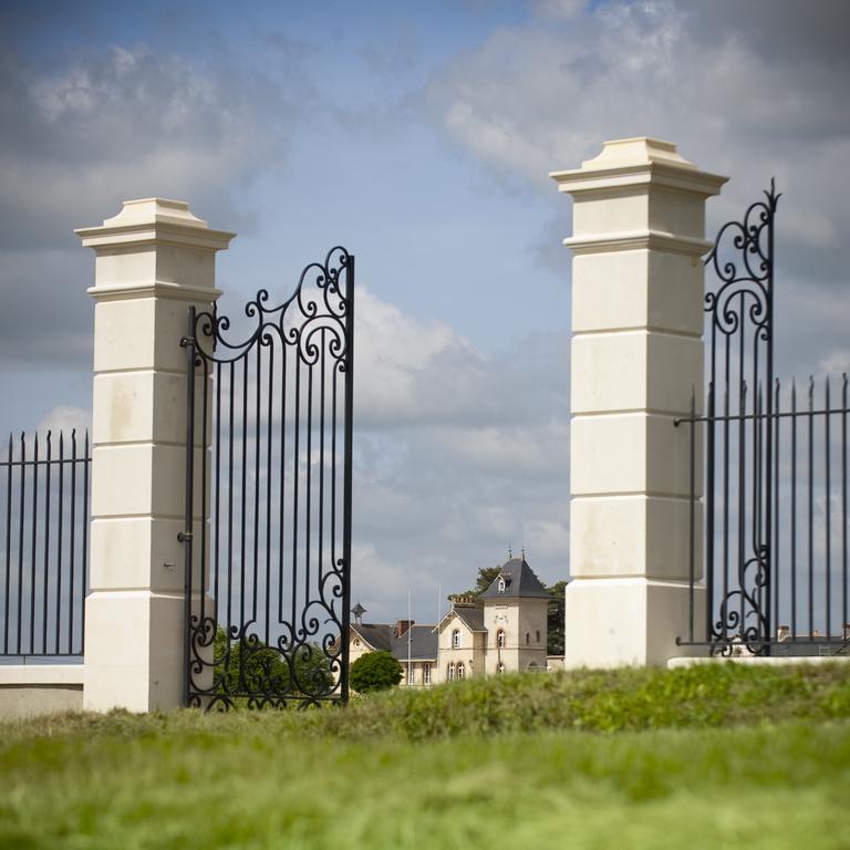 Domaine De La Soucherie - Chambres D'Hotes ボーリュ・シュル・レイヨン エクステリア 写真